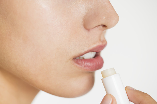 Cara Mengatasi Masalah Bibir Pecah Pecah