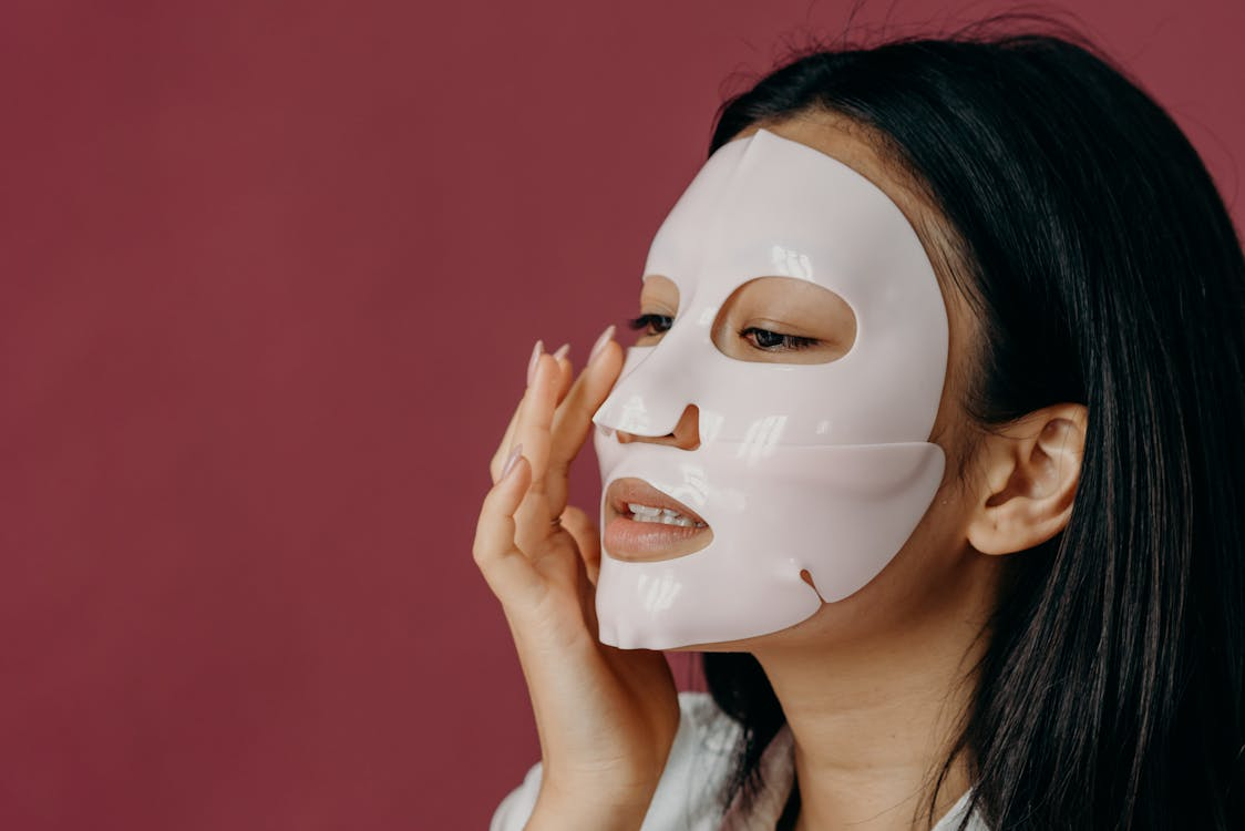 Bolehkan Pakai Sheet Mask Tiap Hari? Simak Penjelasannya