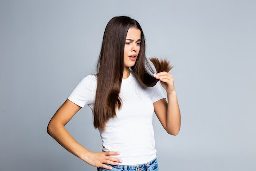 Do It Yourself, 5 Cara Mengatasi Rambut Bercabang yang Efektif di Rumah!