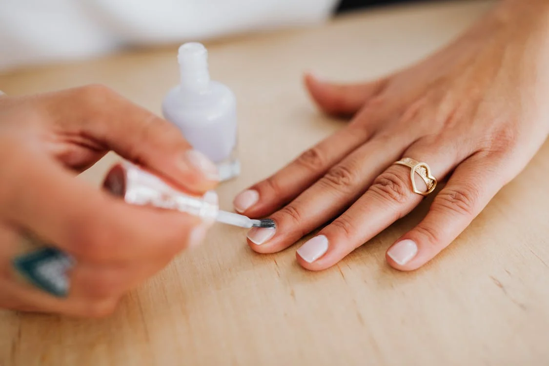 Apa Itu Nail Polish? Inilah Definisi dan Jenis-Jenisnya
