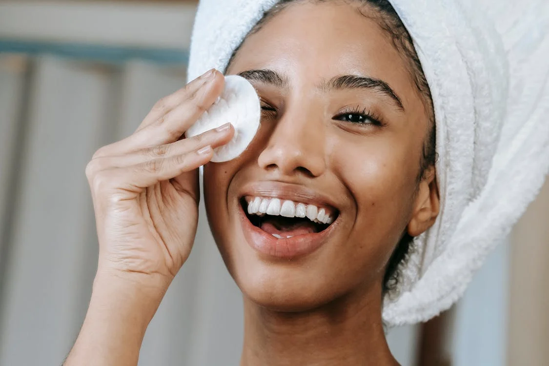 Apa Itu Sebum pada Wajah? Definisi dan Manfaatnya bagi Kulit