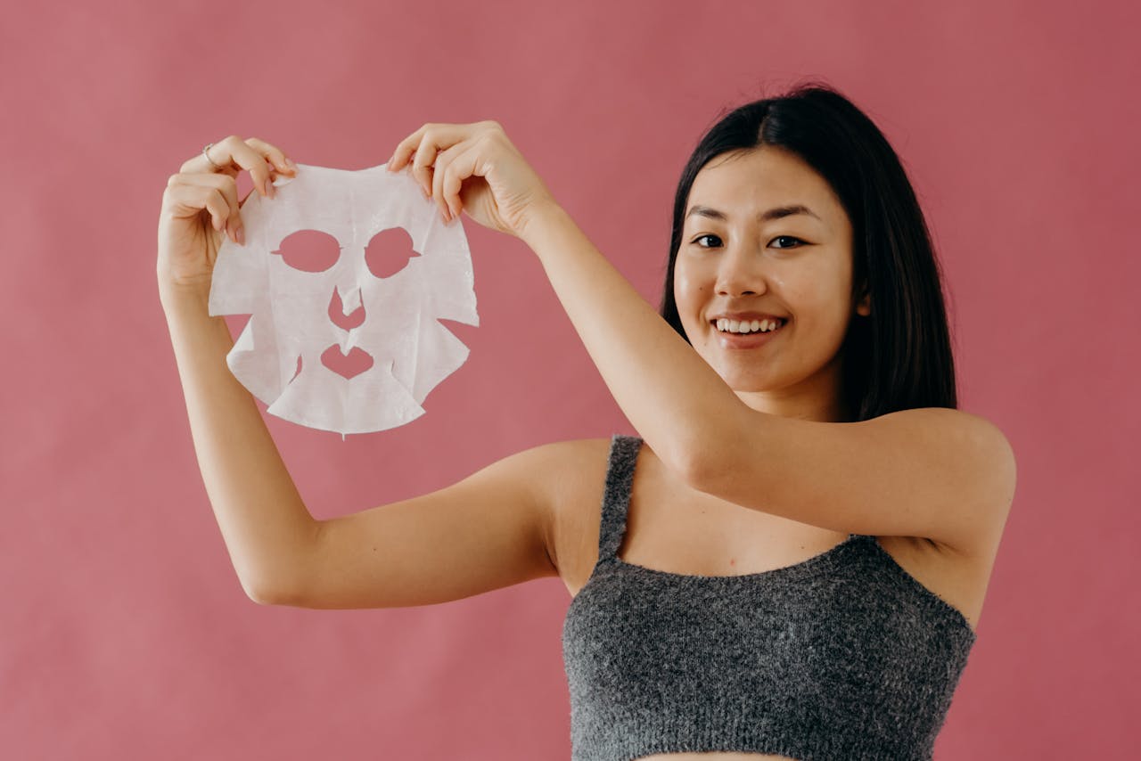 Menilik Apakah Setelah Memakai Sheet Mask Harus Cuci Muka