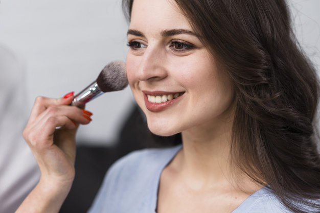 Bedak untuk Kulit Berminyak Kunci Tampilan Makeup Sempurna