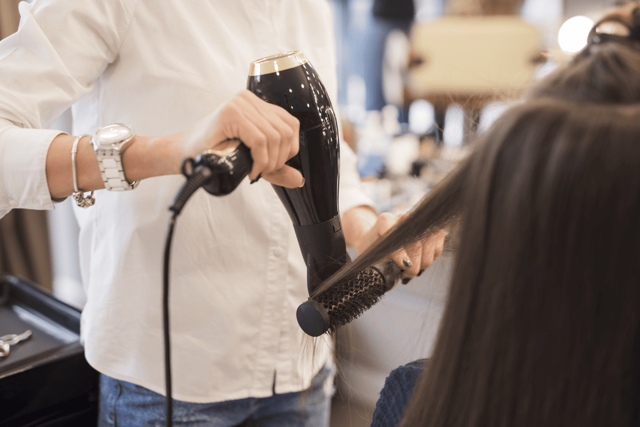 Blow Dry Rambut: Manfaat, Cara, dan Tips agar Tahan Lama