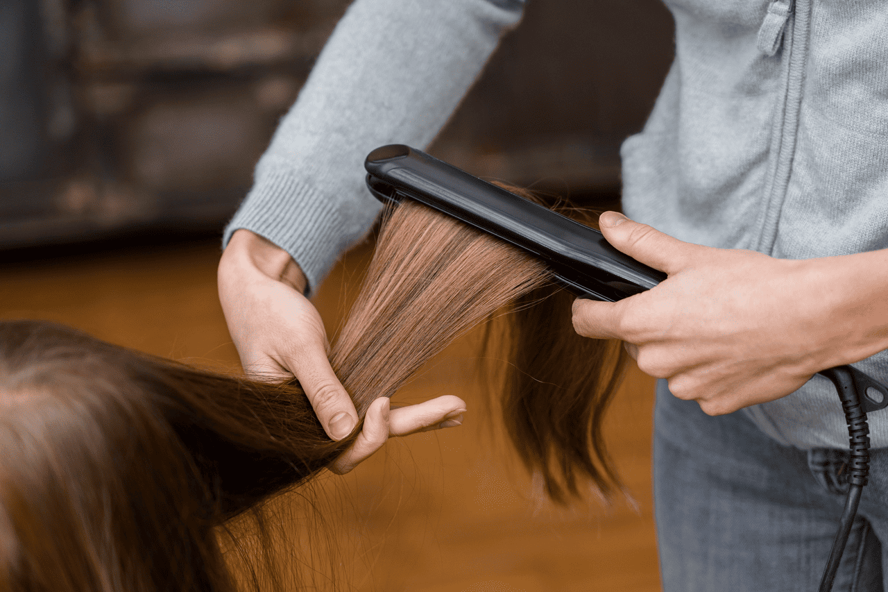Cara Merawat Rambut yang Sering Dicatok agar Tidak Rusak!