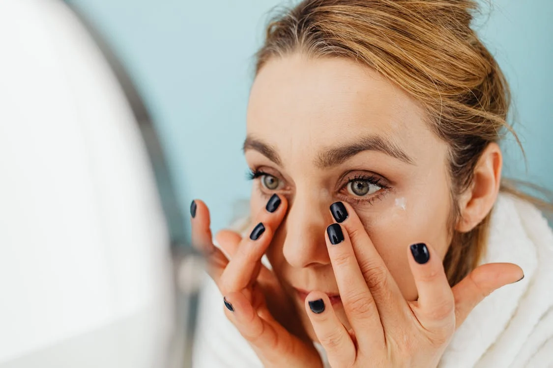 Rahasia Mata Fresh! 5 Eye Cream untuk Mata Panda Terbaik