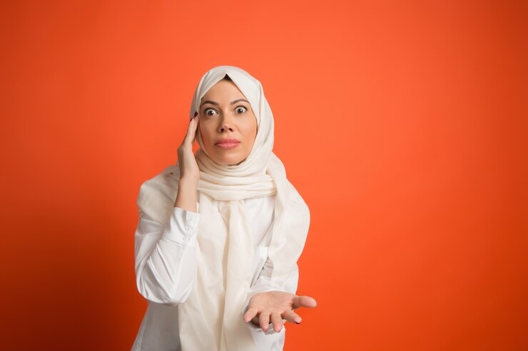 Risiko Pakai Hijab Saat Rambut Basah yang Bikin Tak Nyaman