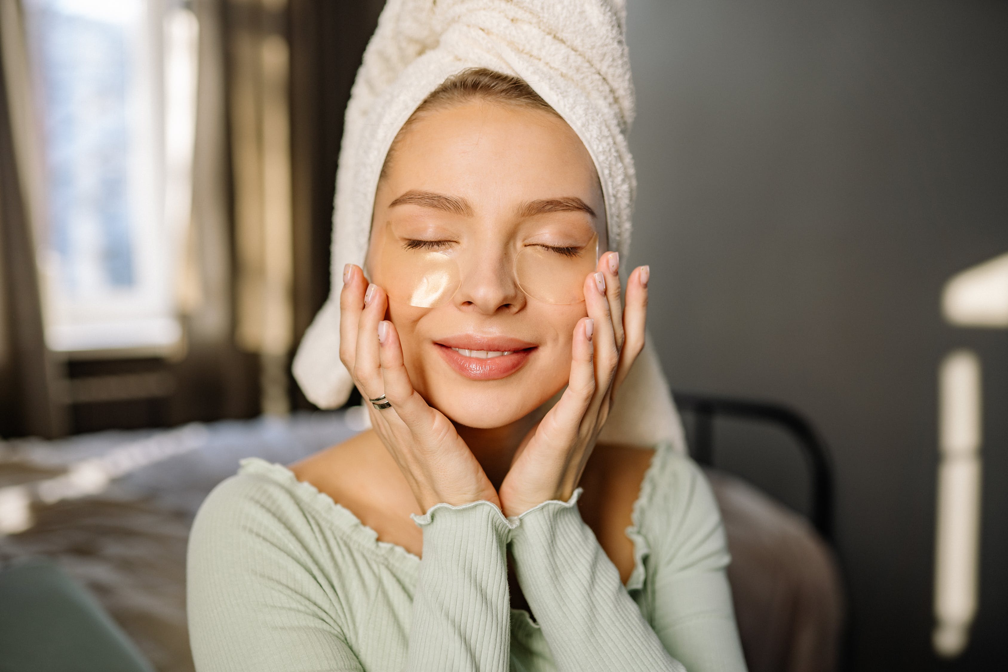7 Cara Atasi Kulit Wajah Mengelupas sebagai Skincare Routine