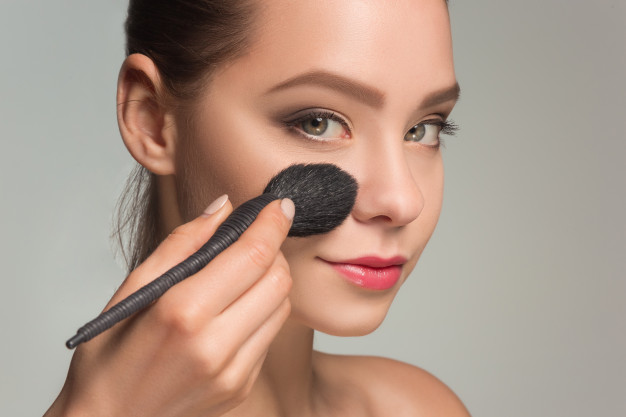 7 Trik Hasilkan Make Up Flawless untuk Pemula, Mudah!