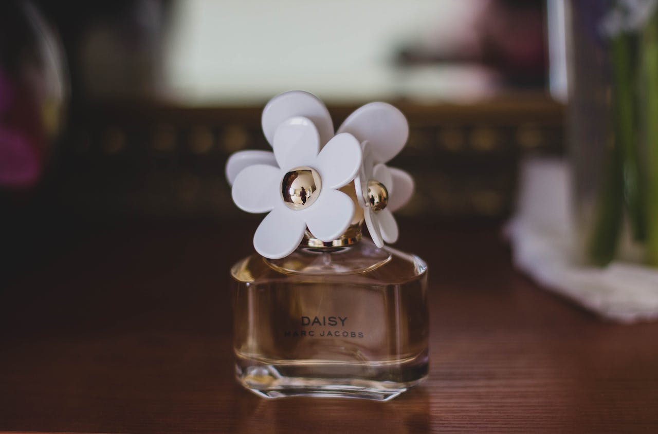 3 Rekomendasi Parfum Marc Jacobs Terbaik dan Best Seller