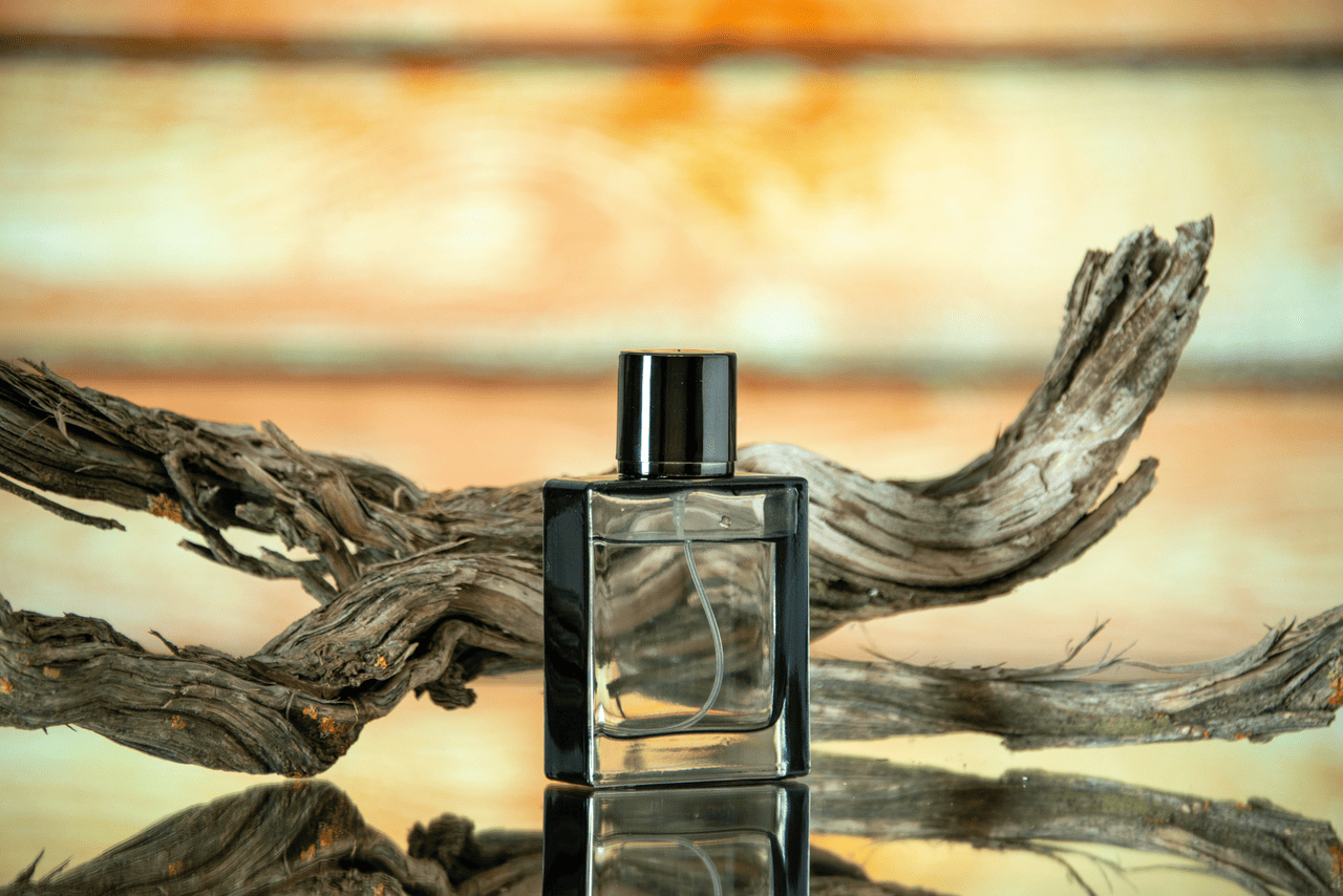7 Rekomendasi Parfum Oud dengan Aroma Warm dan Elegan