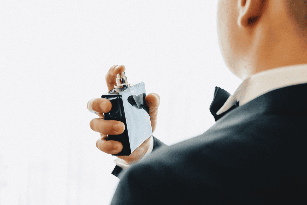 Rekomendasi Parfum Black Musk dengan Wangi Elegan & Bold!