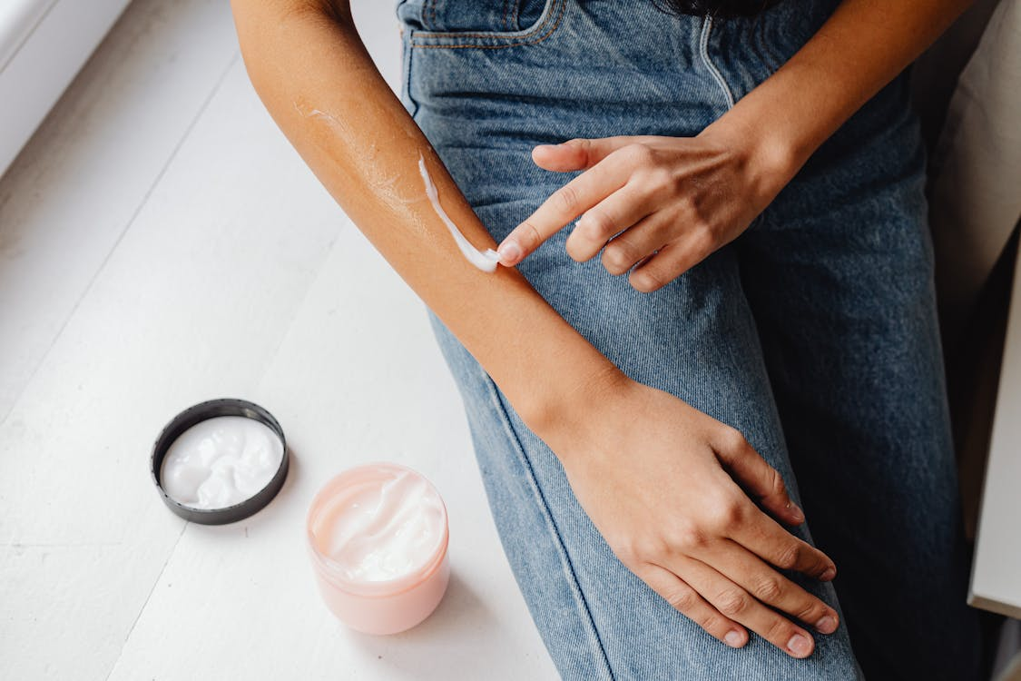 Kenali Perbedaan Body Butter dan Body Scrub sesuai Fungsinya