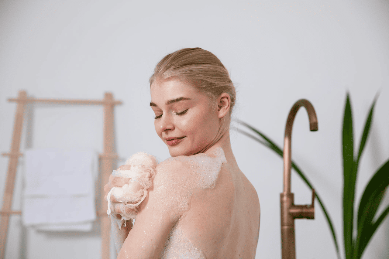 Ini Perbedaan Body Wash dan Body Soap, Stop Asal Pilih!