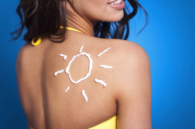 Simak Perbedaan Sunscreen dan Sunblock sebagai Pelindung Kulit