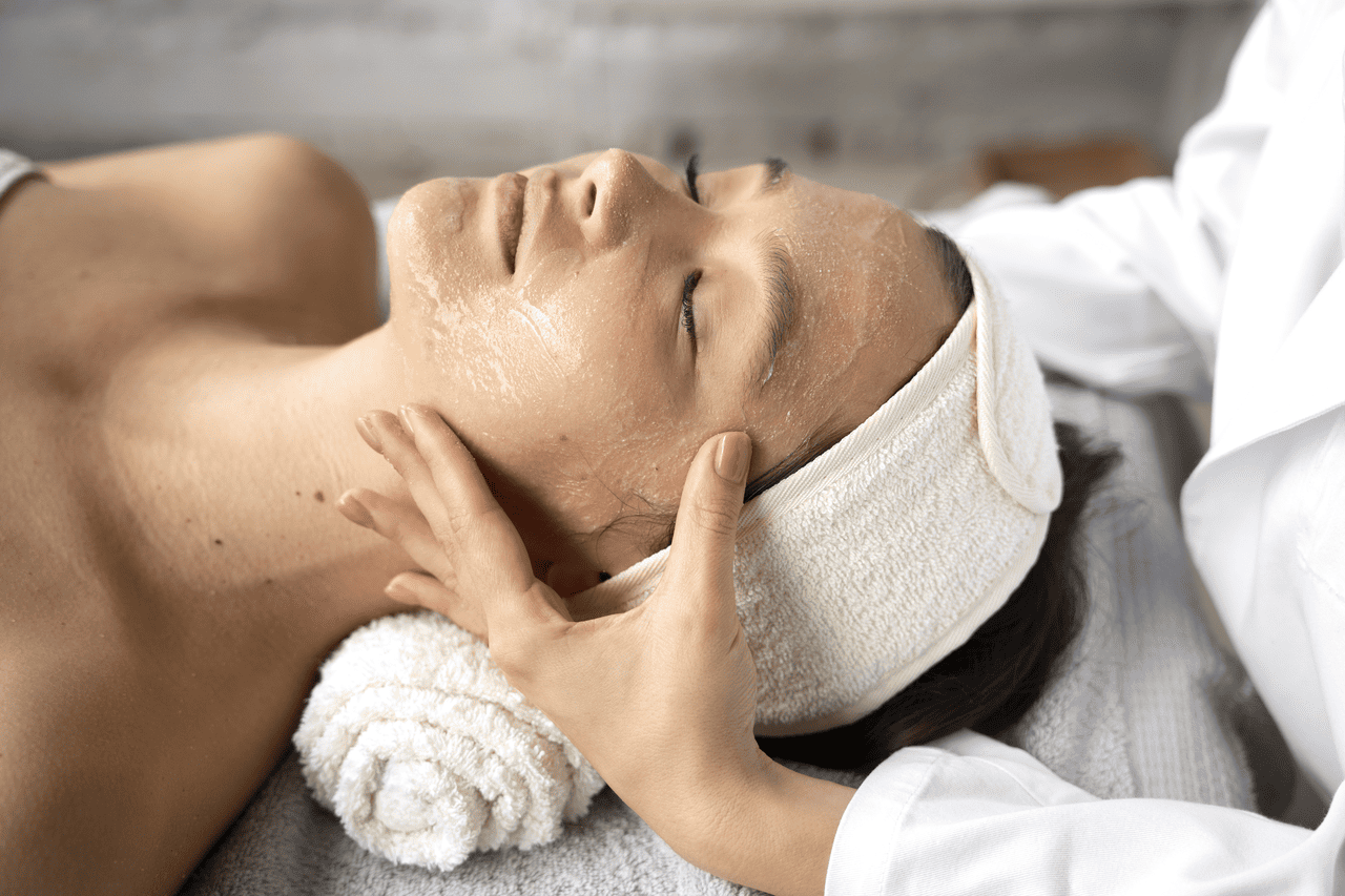  5 Produk Eksfoliasi Wajah untuk Pemula, Kulit Makin Cerah!