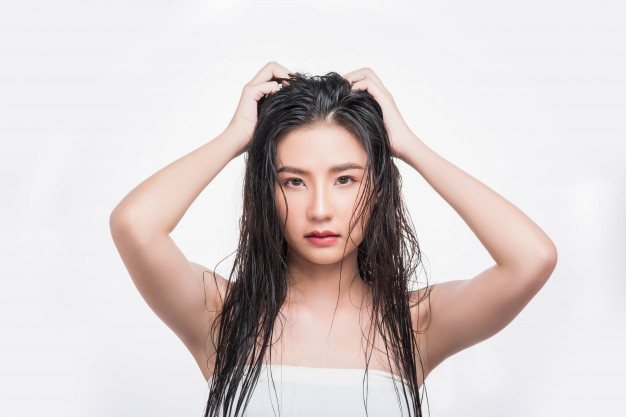 5 Penyebab Rambut Tipis dan Cara Tepat Merawatnya