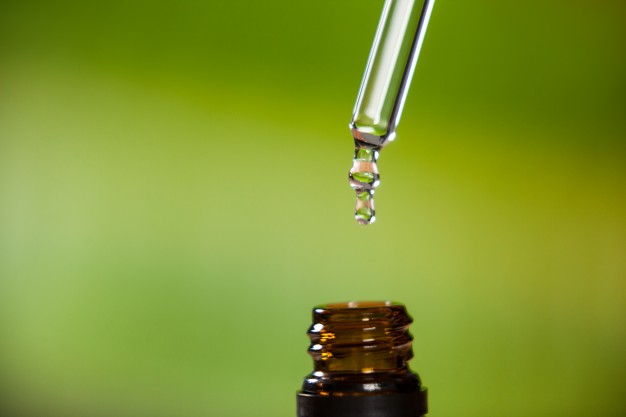 4 Manfaat Tea Tree Oil untuk Kesehatan Rambut