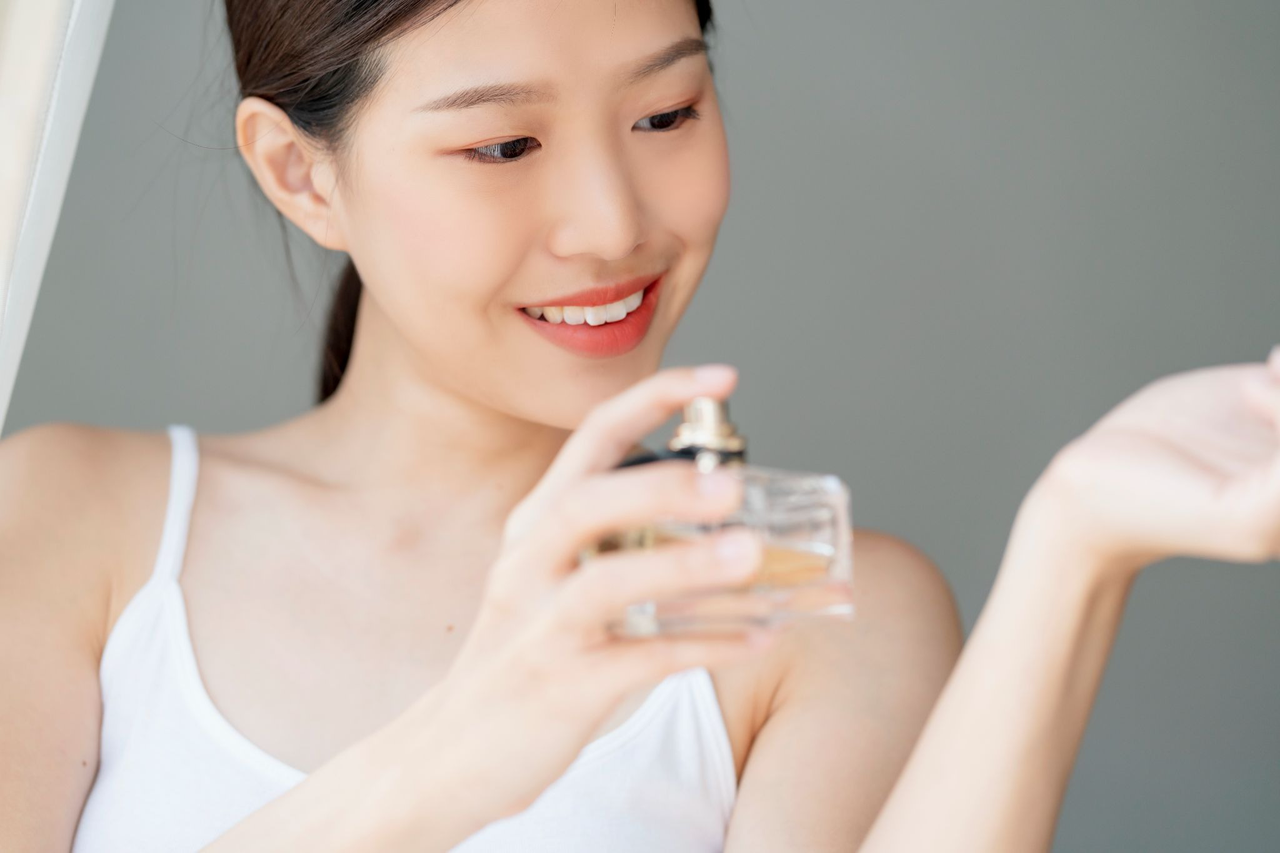 Kenali Titik Semprot Parfum yang Benar agar Nempel Seharian!